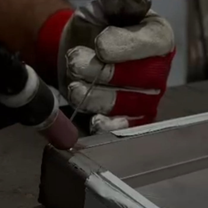 El Arte de la Soldadura TIG en Acero Inoxidable: Precisión y Resistencia desde la Esquina