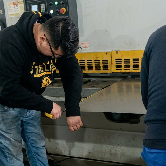 Servicio de Corte y Plegado de Láminas en Acero Inoxidable: Precisión y Geometría a la Medida