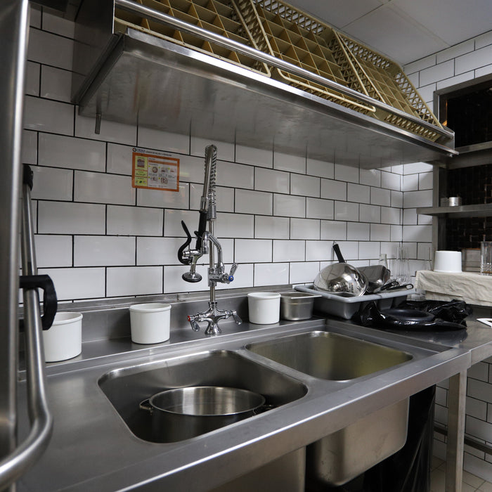 El Corazón de la Inocuidad: Cómo Diseñar una Zona de Lavado Profesional Eficiente en Tu Cocina